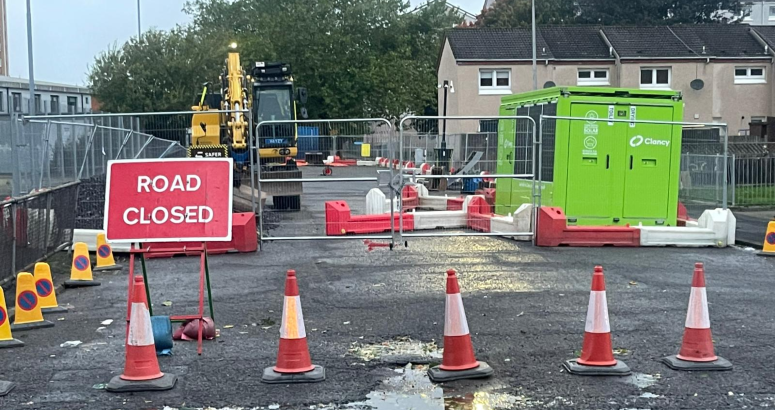 Walkinshaw Street has been closed as a precuation Walkinshaw Street Bridgeton Sinkhole