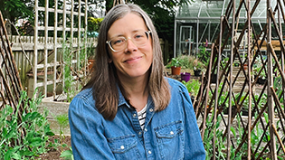 Julianne Robertson Saving Water Blog Influencer Julianne Robertson in her garden