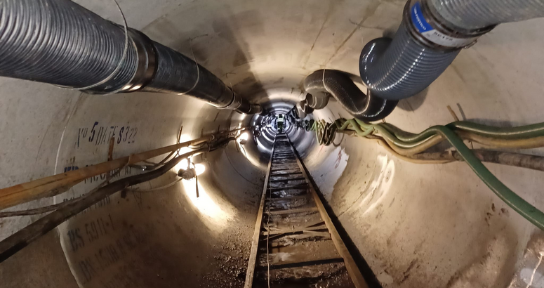The tunnel runs for over 250 metres underneath the busy M8 and a railway line Glasgow Resilience Project TBM